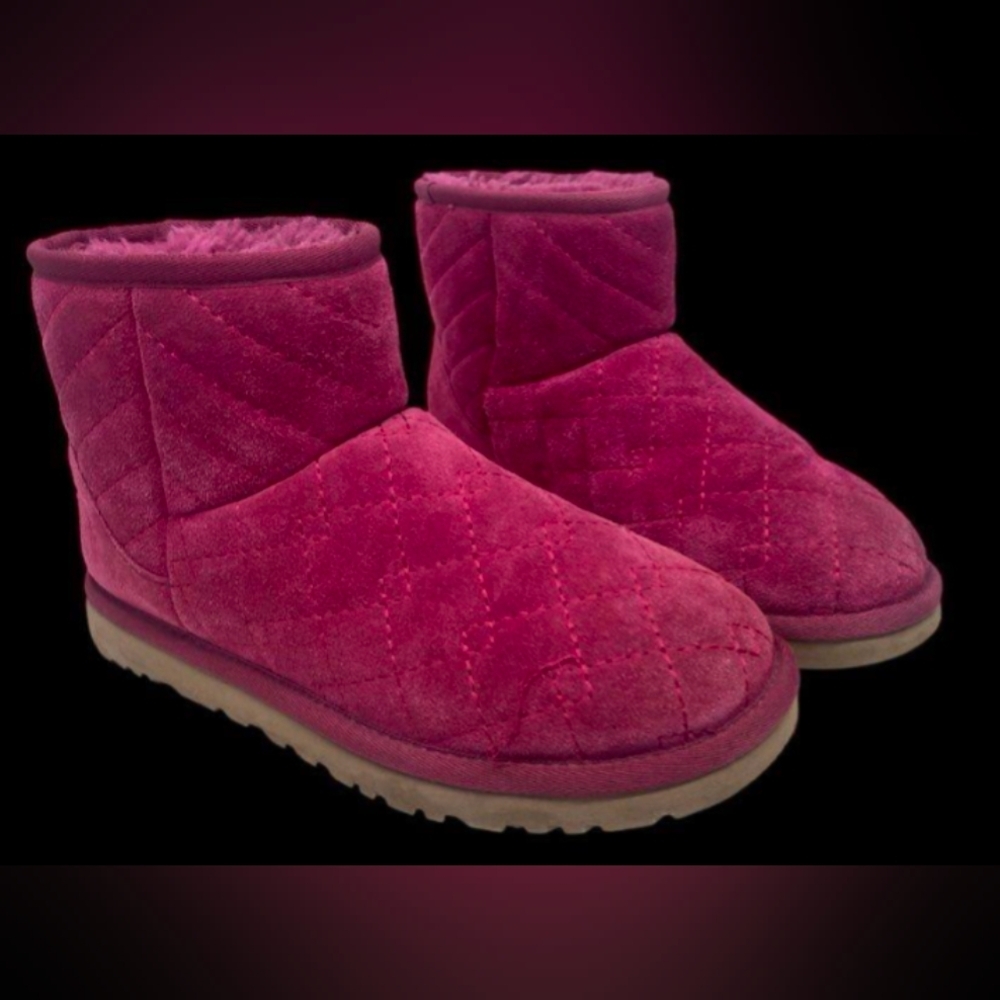 UGG Australia Women's Classic Suede W Arden Boots Size 6 MSRP $135 - Picture 3 of 7